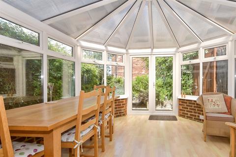 Abbey Street, Faversham, Kent 3 bed townhouse for sale