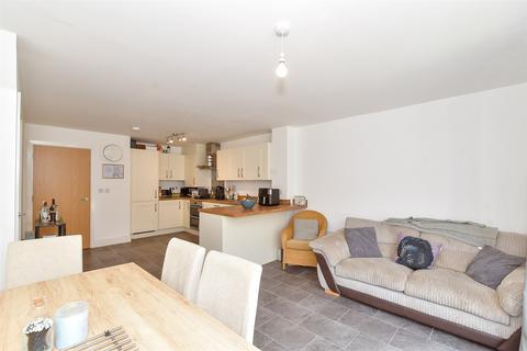 Pinewood Way, Chichester PO19 4 bed terraced house for sale