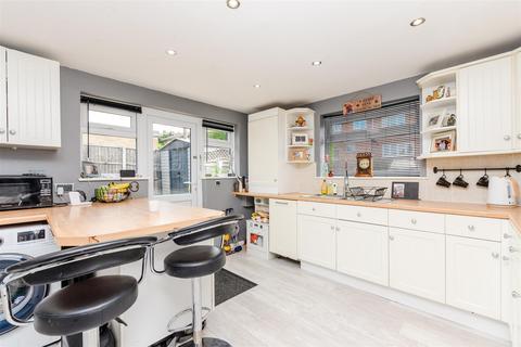 New Walk, Wrotham TN15 2 bed end of terrace house for sale