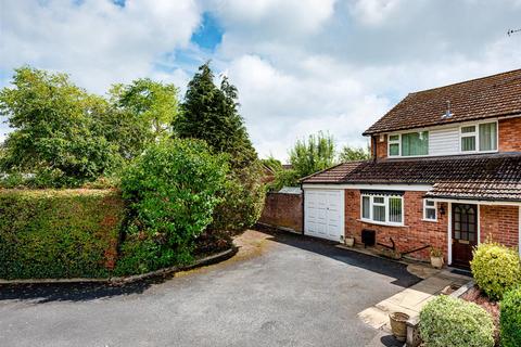 19 Woodland Close, Albrighton... 3 bed semi