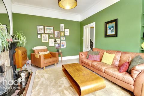 Douglas Road, Maidstone 3 bed semi