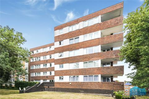Ballards Lane, London, N3 3 bed apartment for sale