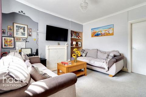 Oakdale Place, Pontypool 3 bed terraced house for sale
