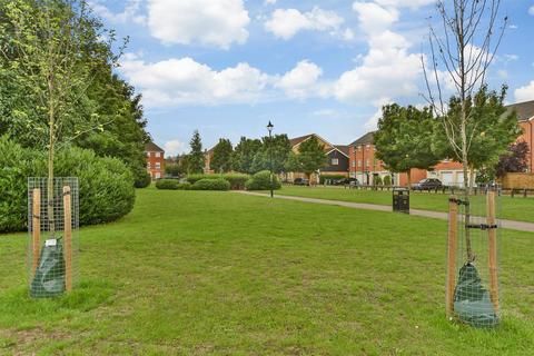 Amethyst Drive, Sittingbourne, Kent 2 bed flat for sale