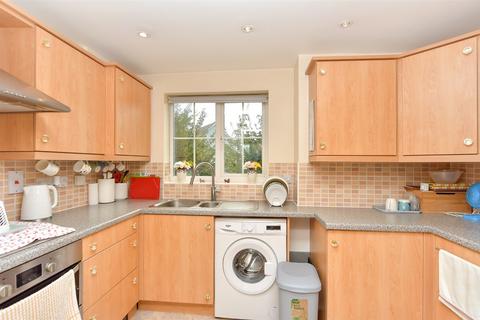 Amethyst House, Sittingbourne ME10 2 bed flat for sale