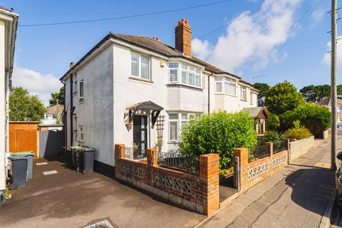 St. Johns Road, Christchurch BH23 3 bed semi