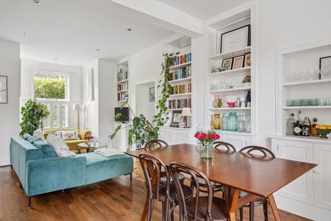 Falcon Grove, Battersea, London, SW11 2 bed semi