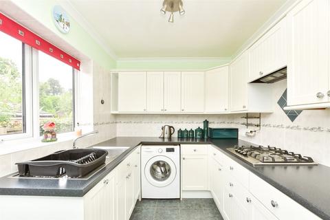 Medway, Crowborough TN6 3 bed detached bungalow for sale