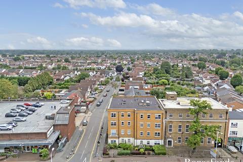 St. Marys Lane, Upminster, RM14 2 bed apartment for sale