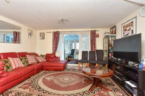 Lloyd Drive, Sittingbourne ME10 4 bed townhouse for sale