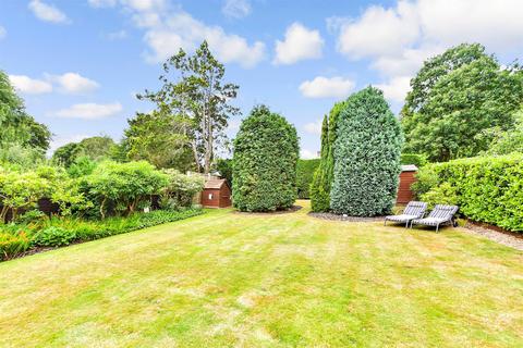 Coopers Green, Uckfield, East Sussex 4 bed semi