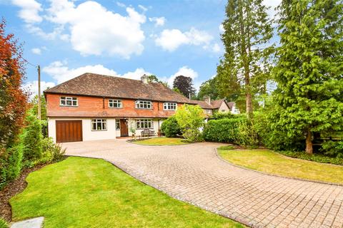 Coopers Green, Uckfield TN22 4 bed semi