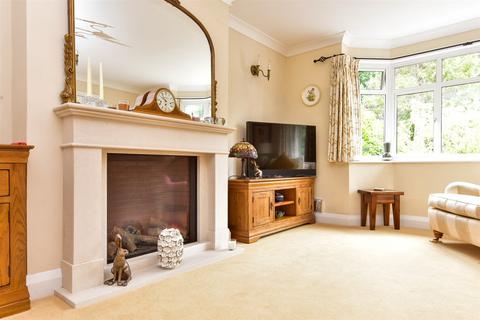 Coopers Green, Uckfield TN22 4 bed semi
