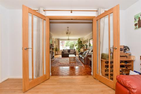 Park Farm Close, Ashford TN26 4 bed detached house for sale