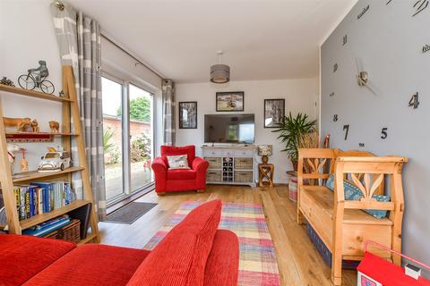 Orchard Glade, Headcorn, Kent 3 bed detached bungalow for sale