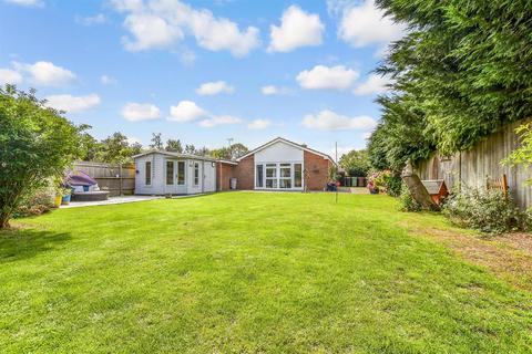 Orchard Glade, Headcorn, Kent 3 bed detached bungalow for sale
