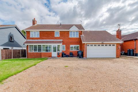 Lakeland Drive, Lowestoft 4 bed detached house for sale