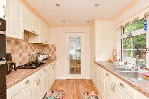 Faversham Road, Seasalter... 2 bed park home for sale