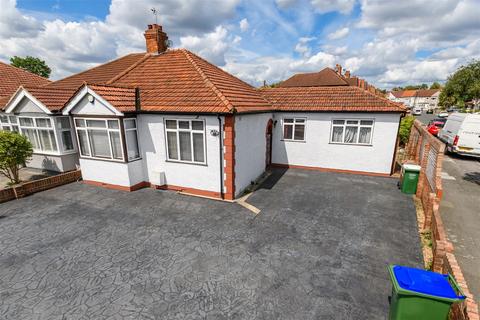 Blackfen Road, Sidcup, Kent 3 bed semi