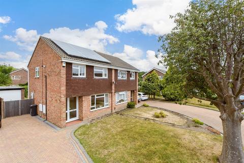 Palmer Close, Horley RH6 3 bed semi