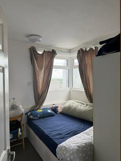 Hartslock Drive, London SE2 3 bed flat for sale
