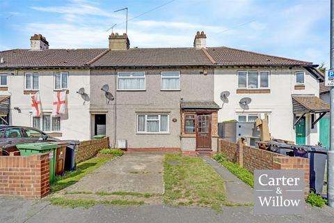 South Close, Dagenham, Essex 3 bed terraced house for sale