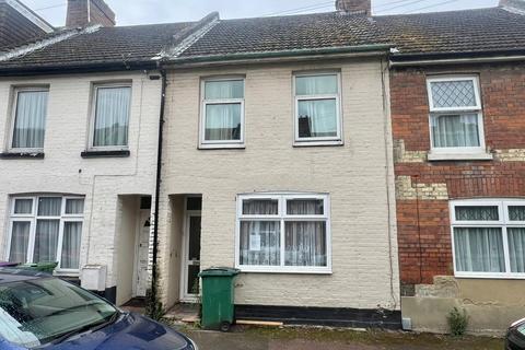 Mead Road, Folkestone, Kent 3 bed terraced house for sale