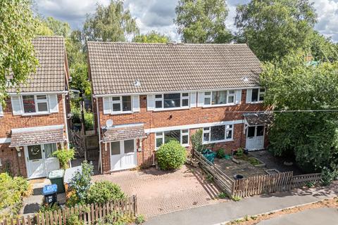 Chater Close, Market Harborough LE16 3 bed semi