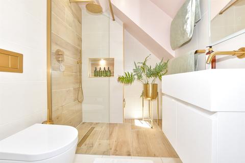 Reading Street, Broadstairs, Kent 3 bed detached house for sale