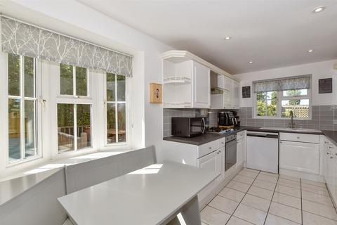 Harling Close, Maidstone ME17 4 bed detached house for sale