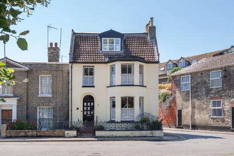 St. Georges Road, Great Yarmouth 4 bed end of terrace house for sale