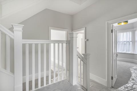 Melfort Road, Thornton Heath, CR7 2 bed maisonette for sale