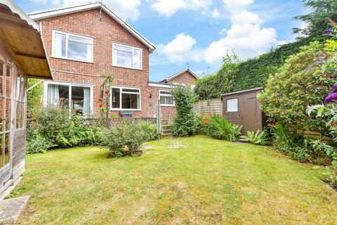Hunters Way, Uckfield, East Sussex 3 bed detached house for sale