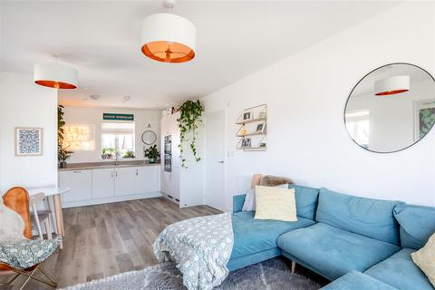 Barton Way, Hassocks BN6 2 bed flat for sale