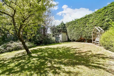 Harvest Hill, East Grinstead RH19 4 bed detached house for sale