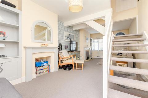Gillingham Road, Gillingham ME7 3 bed end of terrace house for sale