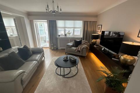 Menzies Avenue, Basildon, Essex 3 bed semi