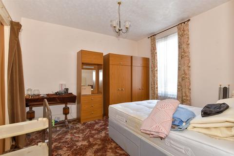 Milton Road, Gravesend, Kent 3 bed maisonette for sale