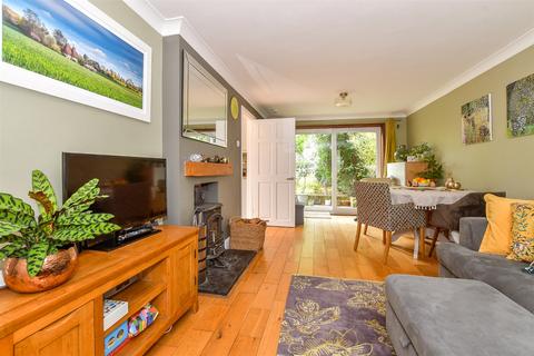 Hunt Road, Tonbridge, Kent 2 bed semi