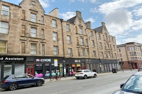 Saltmarket, Flat 3