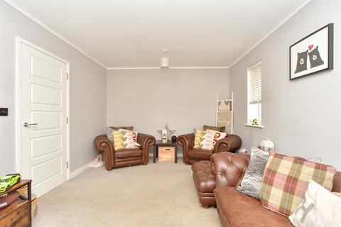 Stede Avenue, Sittingbourne, Kent 3 bed detached house for sale