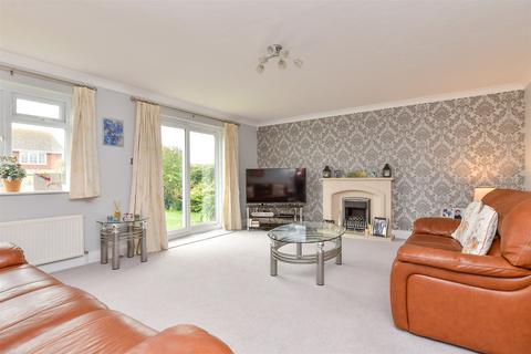 Roderick Avenue, Peacehaven BN10 7 bed chalet for sale