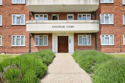 Seaside, Eastbourne, BN22 2 bed flat for sale