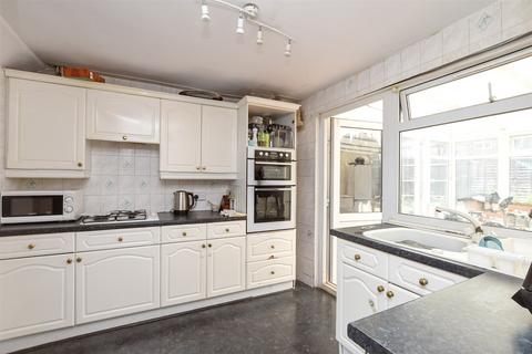 Staplehurst Close, Reigate, Surrey 2 bed end of terrace house for sale
