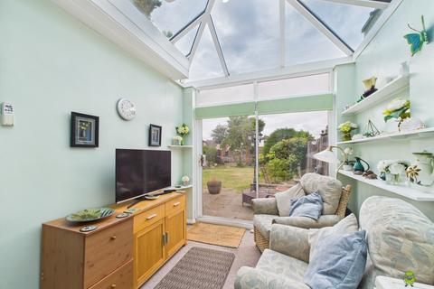 Woolwich Road, Bexleyheath, Kent, DA7 4 bed semi