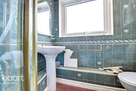 Russell Close, Basildon 1 bed apartment for sale