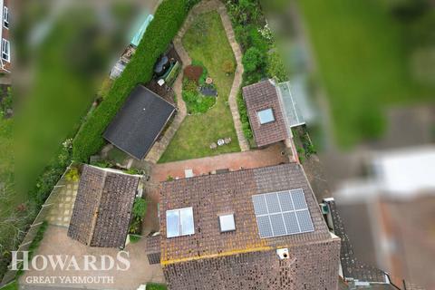 Main Road, Rollesby 4 bed detached bungalow for sale