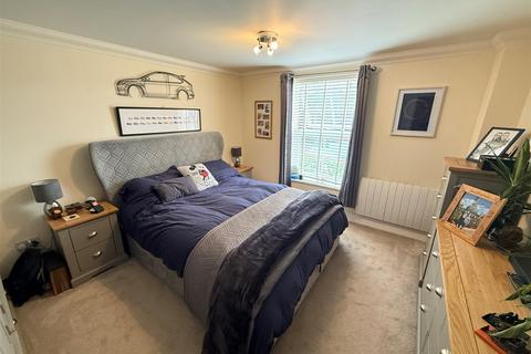Maidstone Road, Paddock Wood, Kent 1 bed ground floor flat for sale