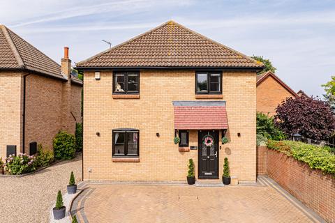 The Badgers, Langdon Hills, SS16 4 bed detached house for sale