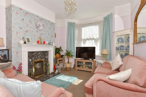 Wellesley Road, Sheerness ME12 2 bed terraced house for sale